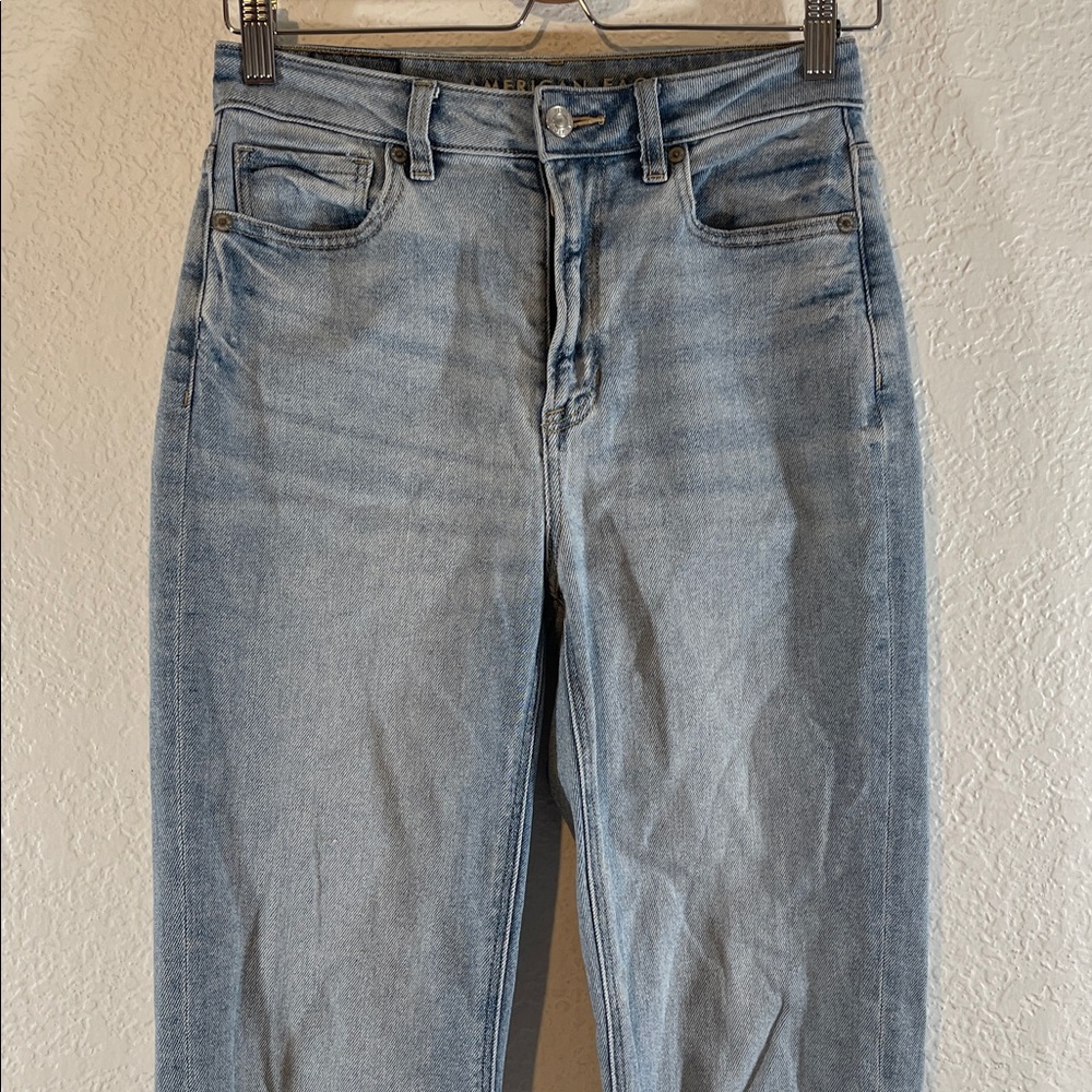AMERICAN EAGLE AE Stretch Mom Straight Denim Jean Size 2 - Picture 4 of 15